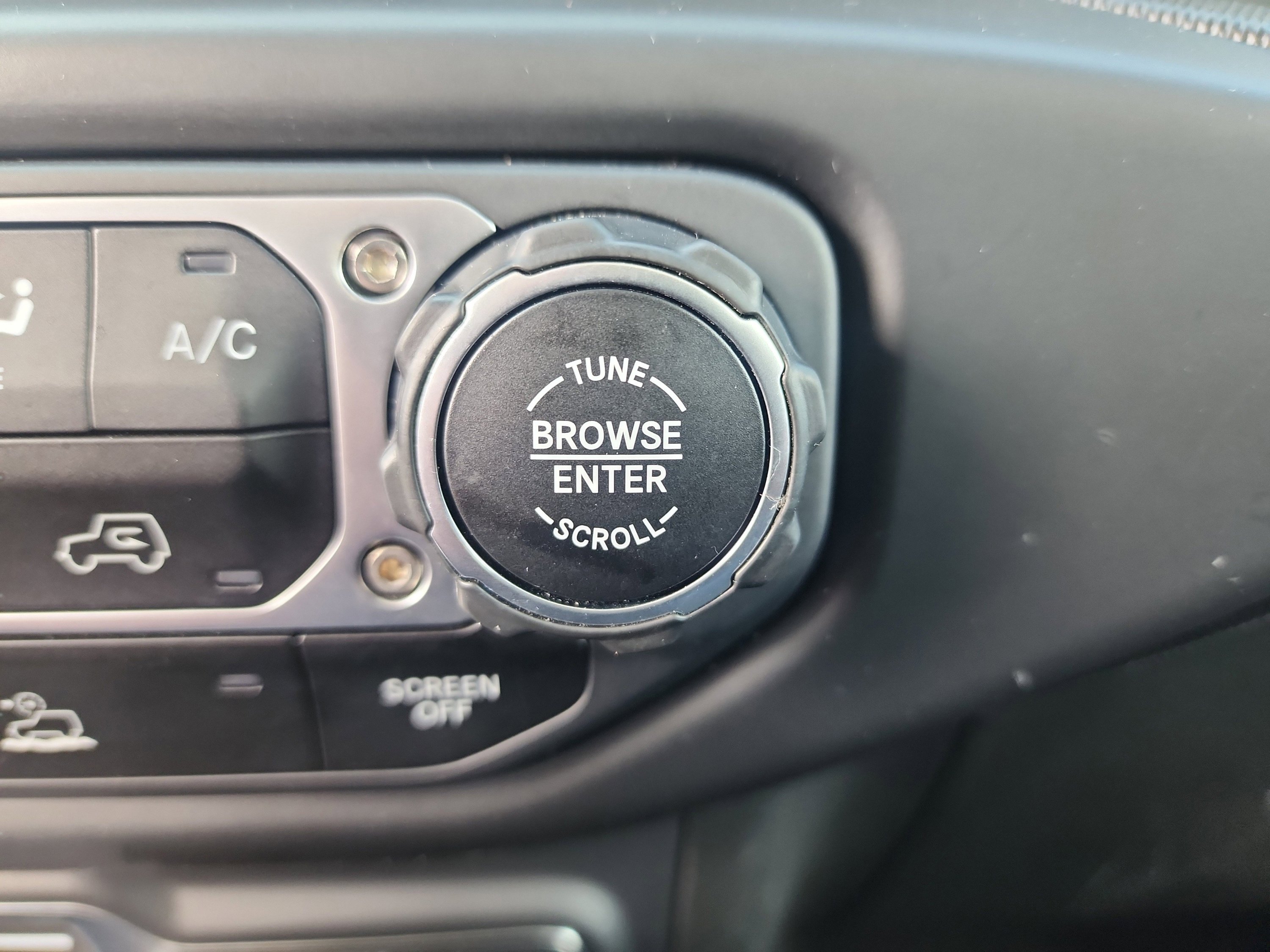 Used 2023 Jeep Gladiator Sport image 28