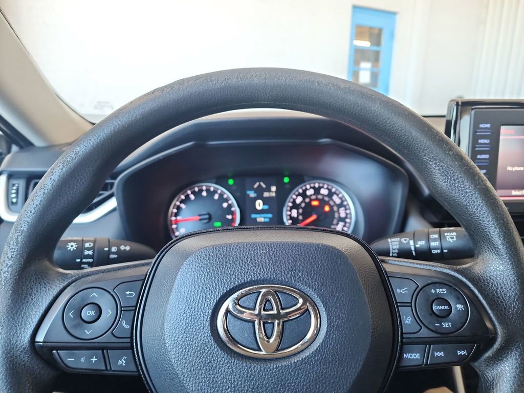 Used 2021 Toyota RAV4 XLE AWD/4WD image 22