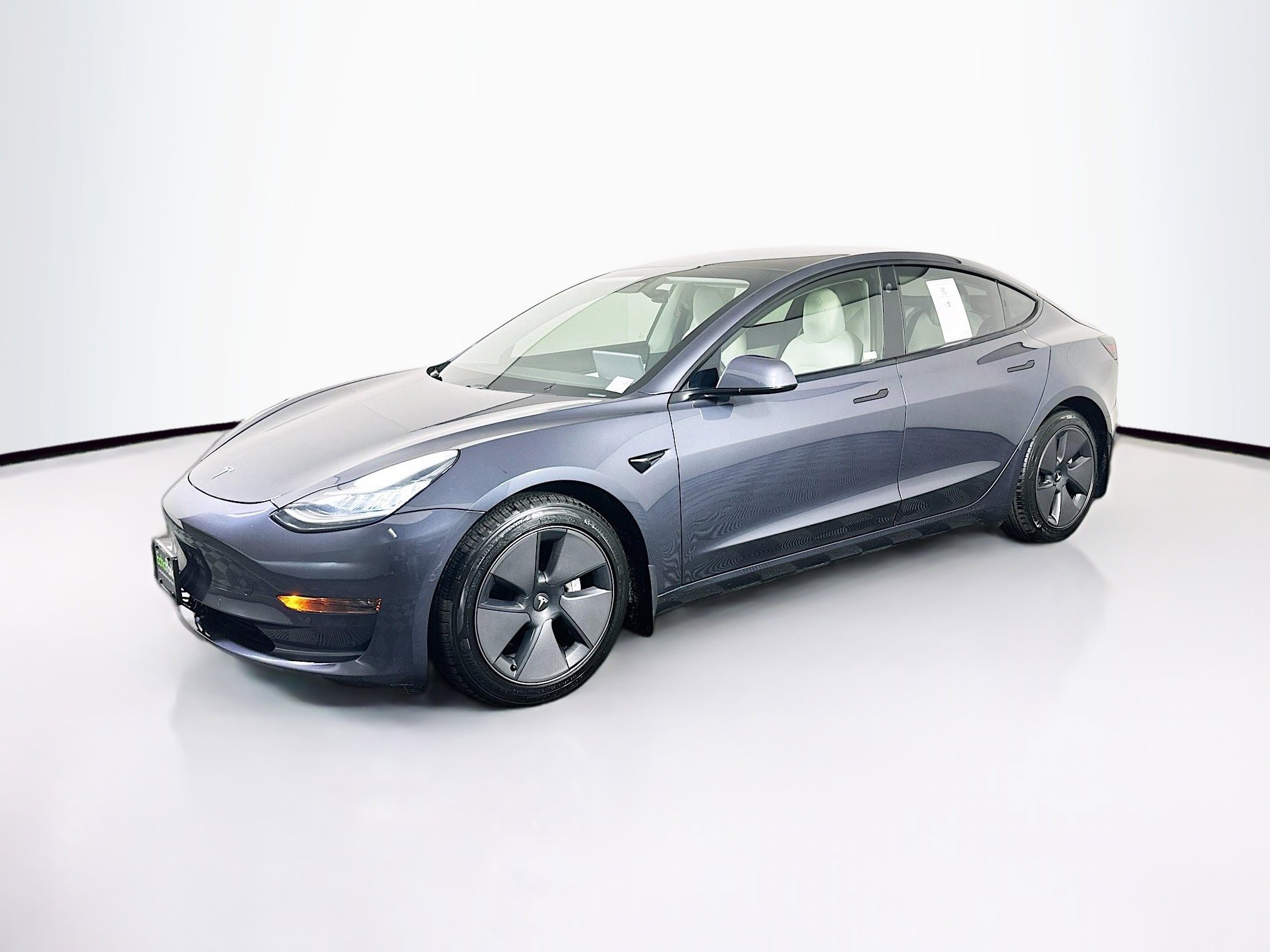 Used 2021 Tesla Model 3 Standard Range Plus image 3