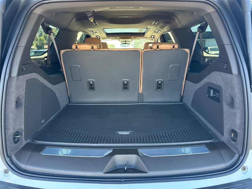 New 2026 Cadillac Escalade ESV Luxury w/ Touring Package image 18