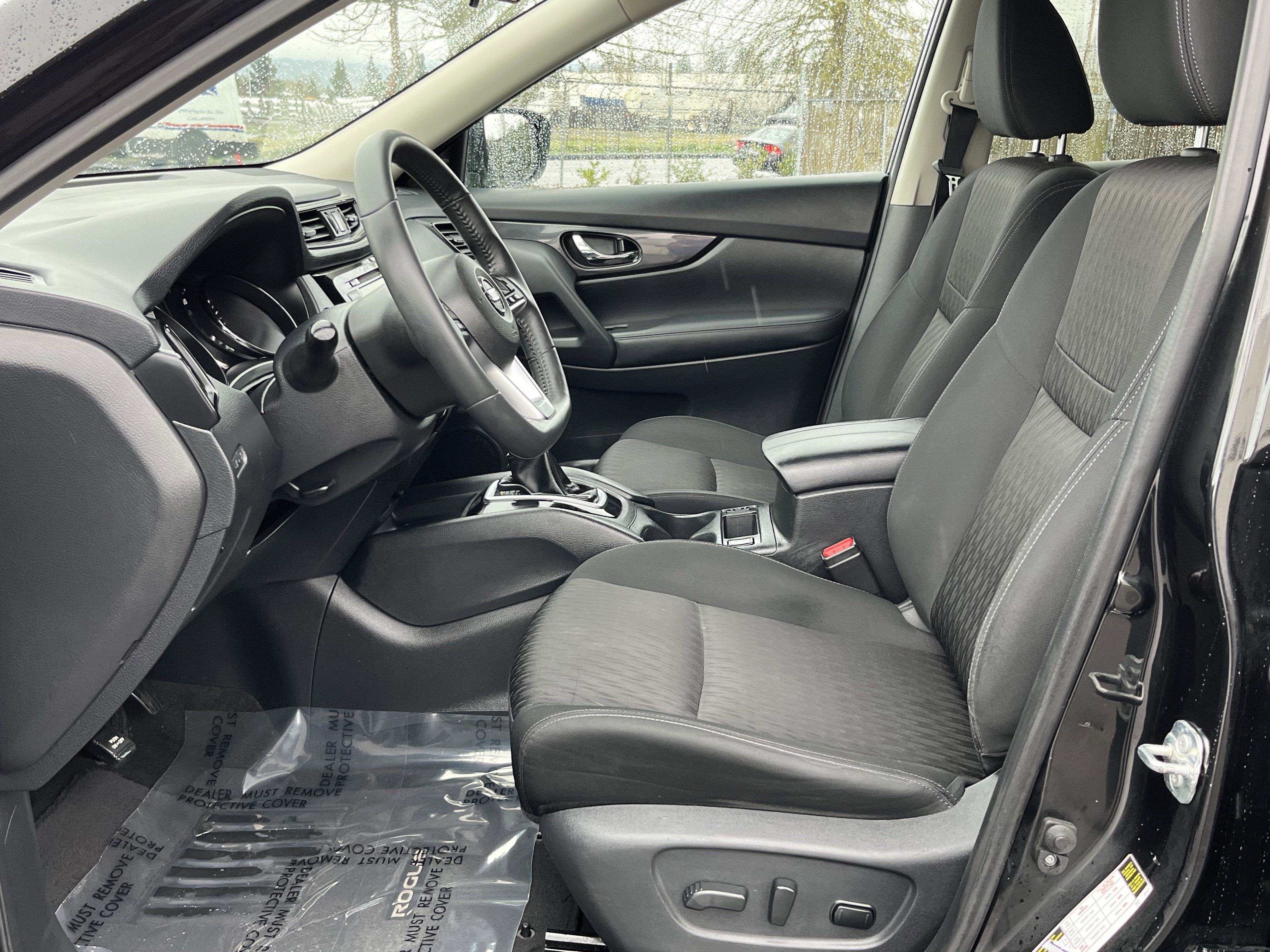 Used 2018 Nissan Rogue SV image 10