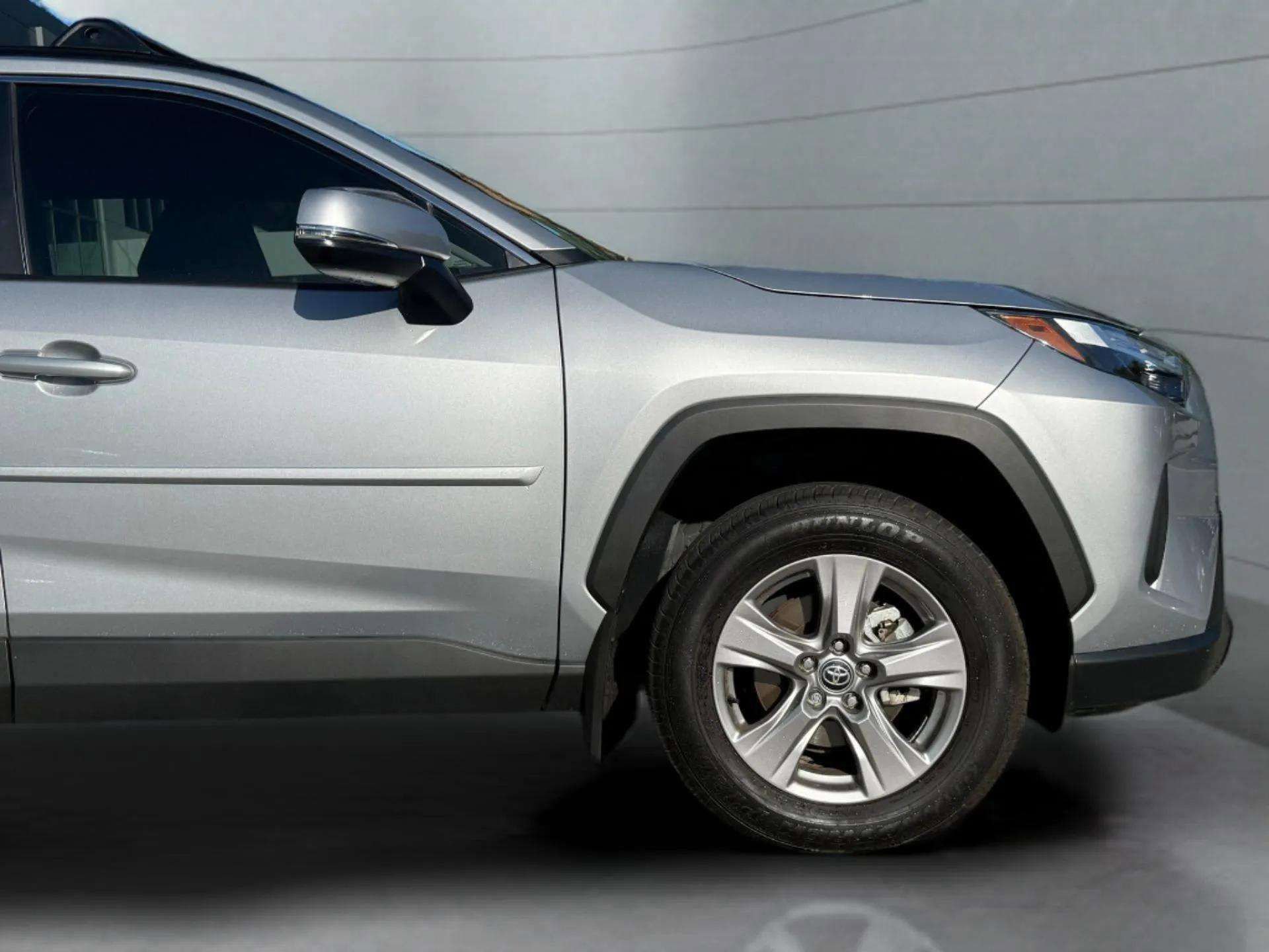 Used 2025 Toyota RAV4 XLE w/ Convenience Package FWD image 9