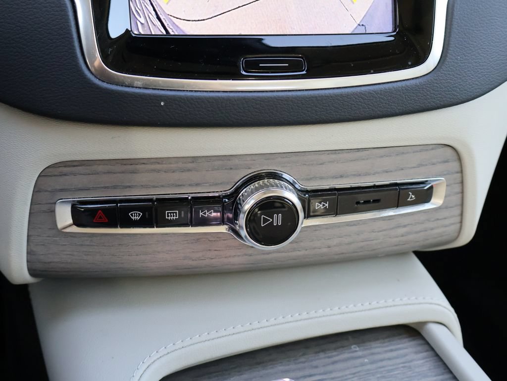 Used 2023 Volvo XC90 B6 Ultimate AWD/4WD image 25