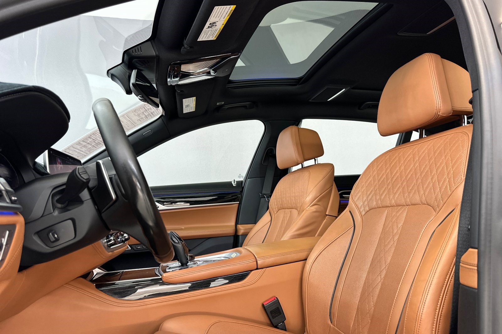 Used 2020 BMW 750i xDrive w/ Executive Package AWD/4WD image 24