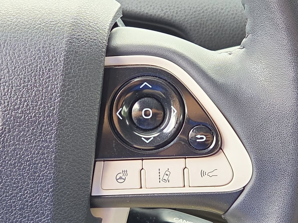 Used 2018 Toyota Prius Prime Advanced FWD image 24