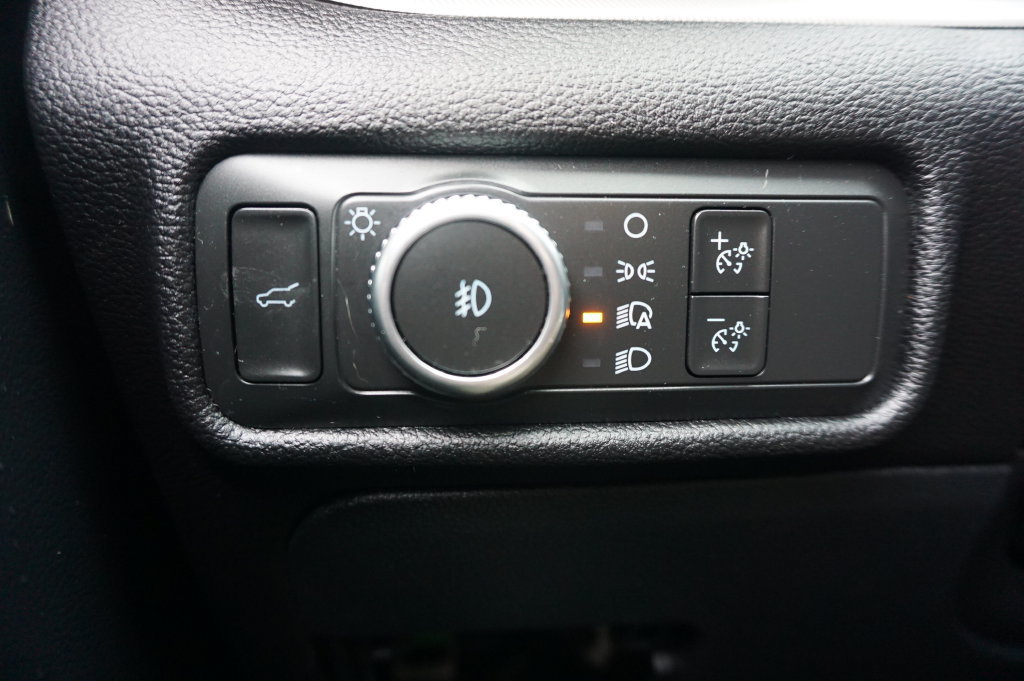 Used 2021 Ford Explorer XLT w/ Equipment Group 202A RWD image 5