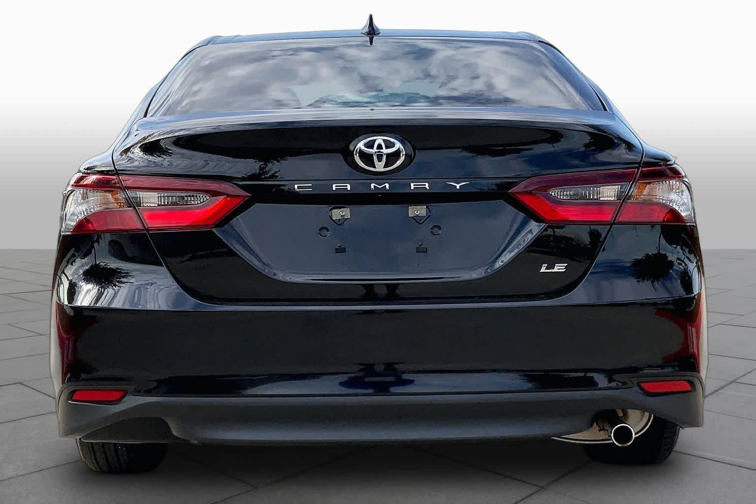 Used 2024 Toyota Camry LE w/ Convenience Package FWD image 5