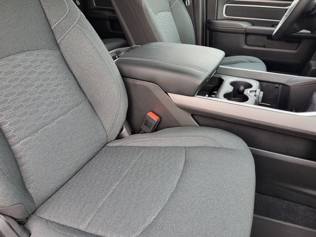 New 2026 RAM 2500 Big Horn AWD/4WD image 12
