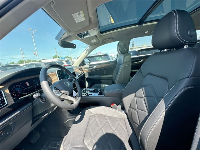 New 2025 Volkswagen Atlas SE image 34