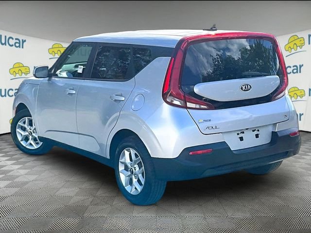 Used 2020 Kia Soul S FWD image 2