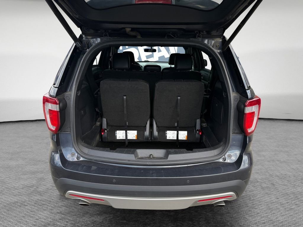 Used 2017 Ford Explorer XLT w/ Equipment Group 202A image 23