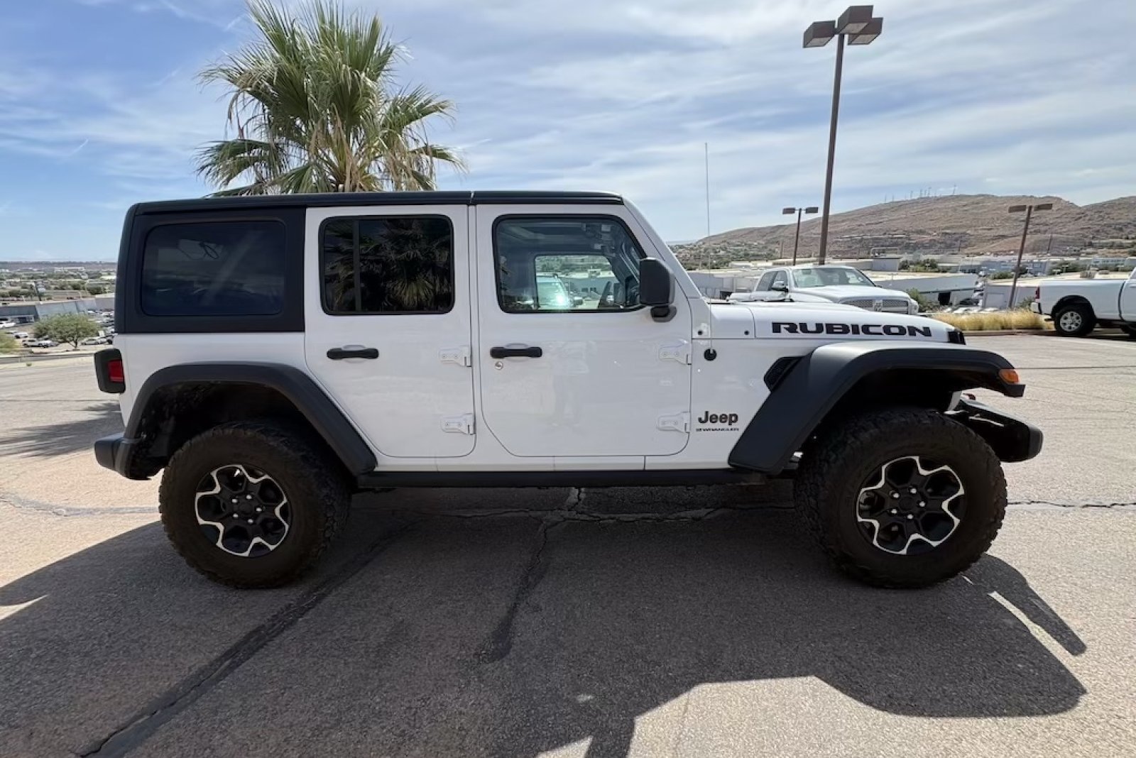 Used 2023 Jeep Wrangler Unlimited Rubicon AWD/4WD image 6