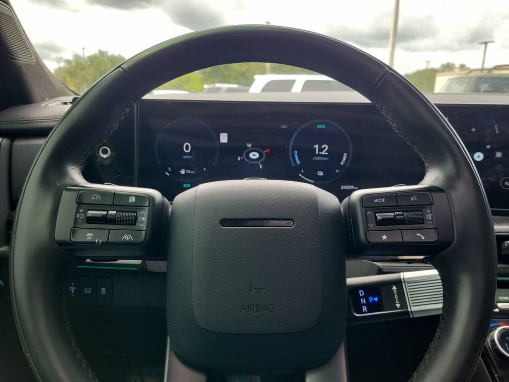 Used 2025 Hyundai Santa Fe Calligraphy AWD/4WD image 16