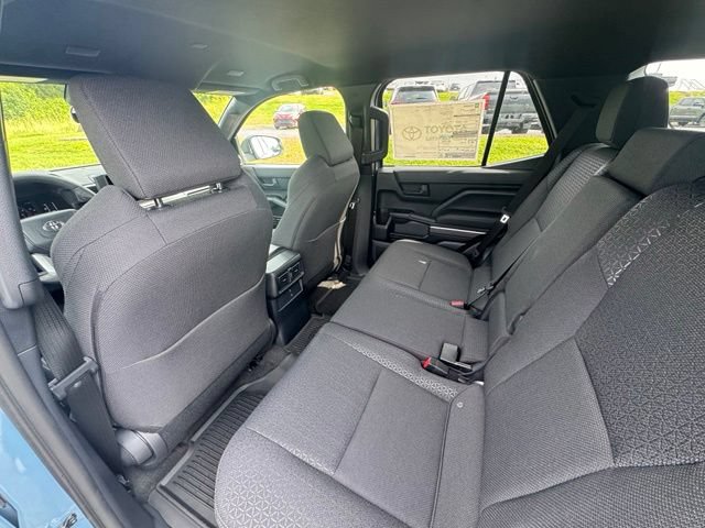 New 2026 Toyota 4Runner SR5 AWD/4WD image 17