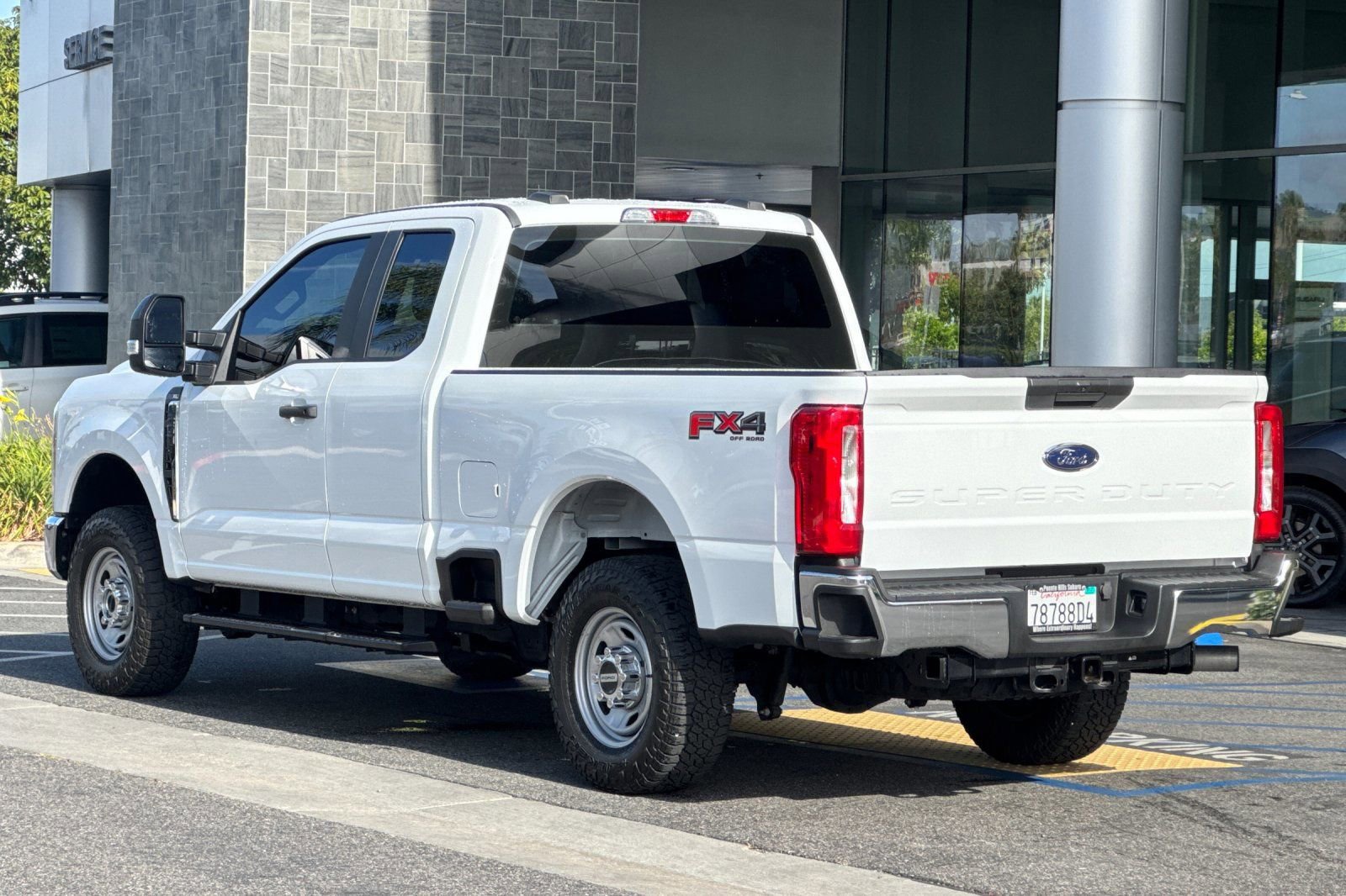 Used 2023 Ford F250 XL w/ FX4 Off-Road Package AWD/4WD image 6