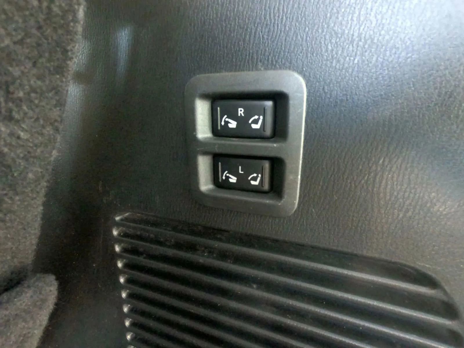 Used 2018 Nissan Armada Platinum w/ Captain Seat Package image 30