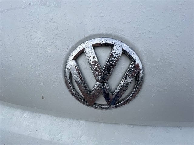 Used 2019 Volkswagen Beetle 2.0T SE image 3