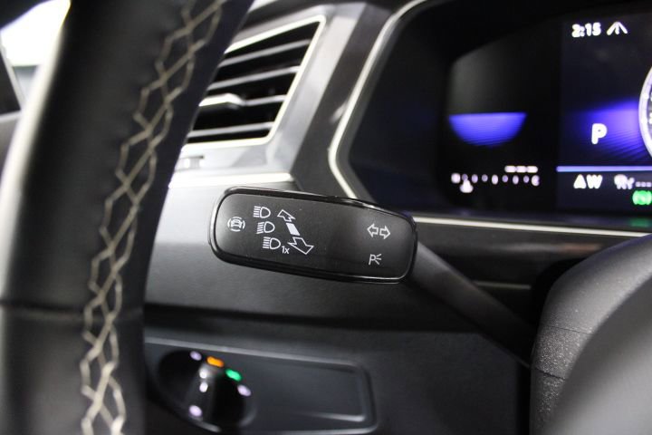 Used 2024 Volkswagen Tiguan Wolfsburg Edition image 32