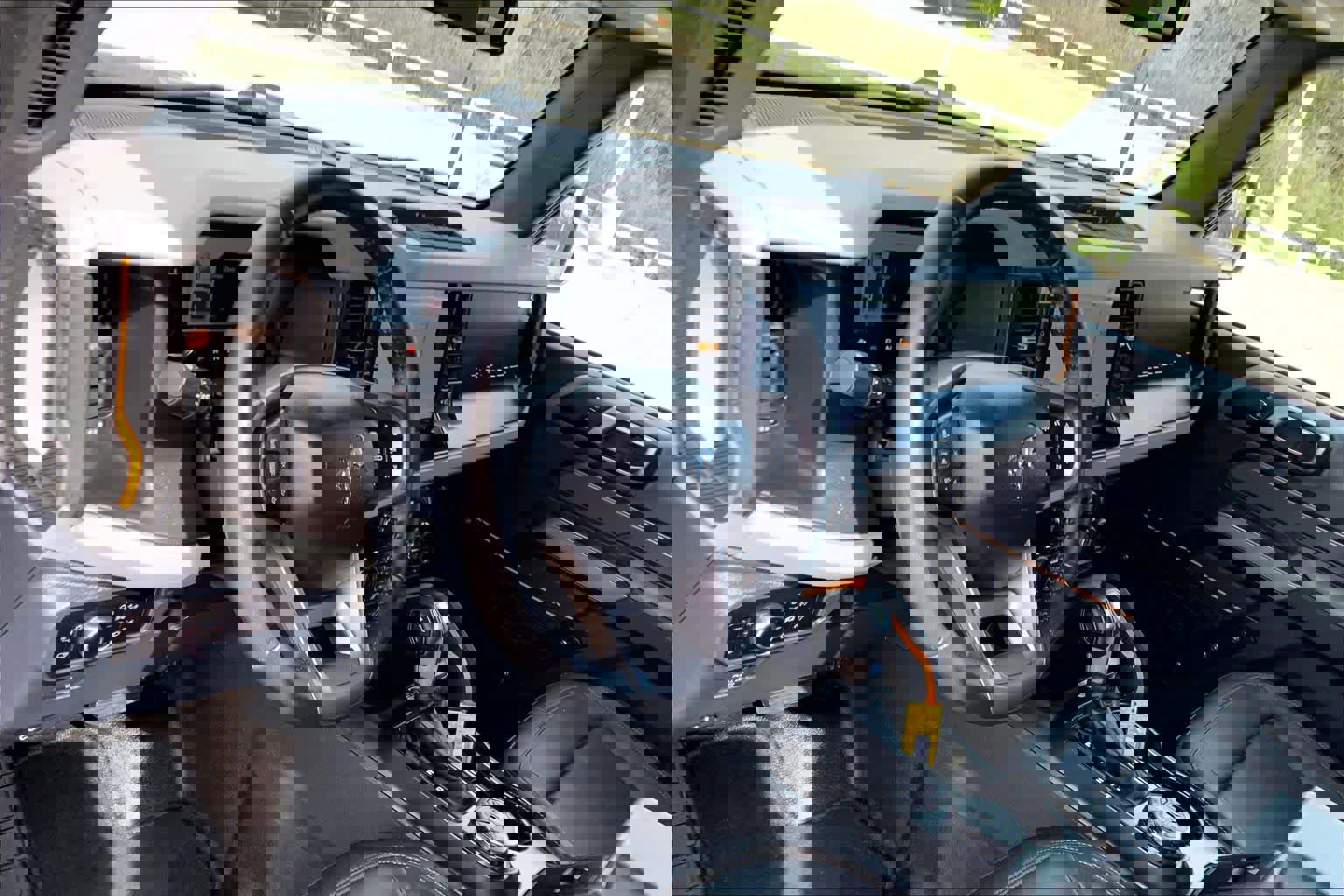 Used 2023 Ford Bronco Badlands image 15