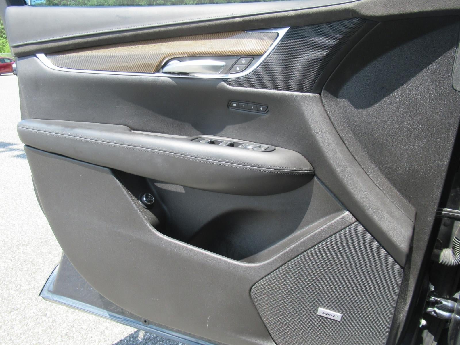 Used 2019 Cadillac XT5 Platinum AWD/4WD image 21
