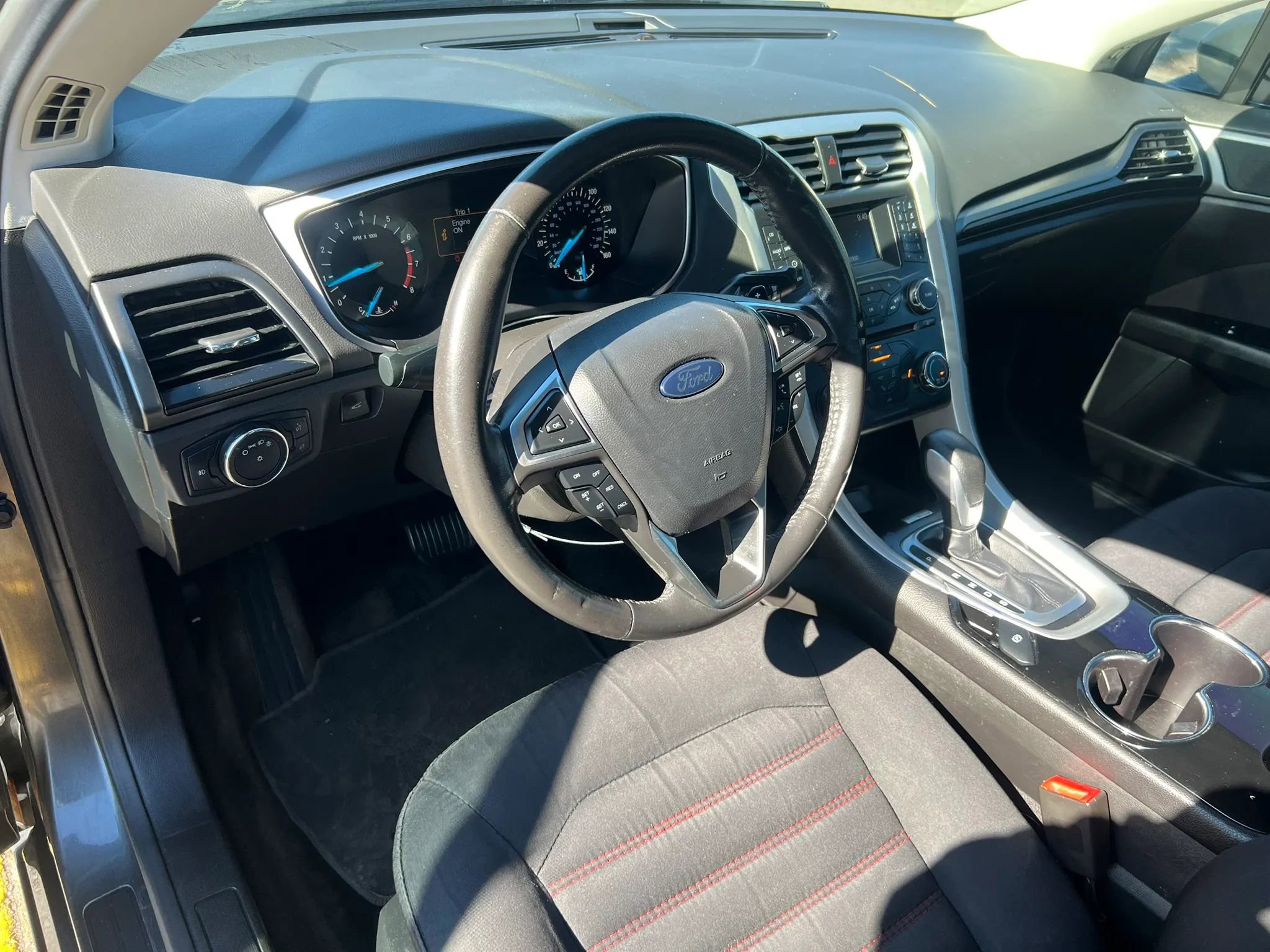 Used 2015 Ford Fusion SE w/ Equipment Group 201A image 14