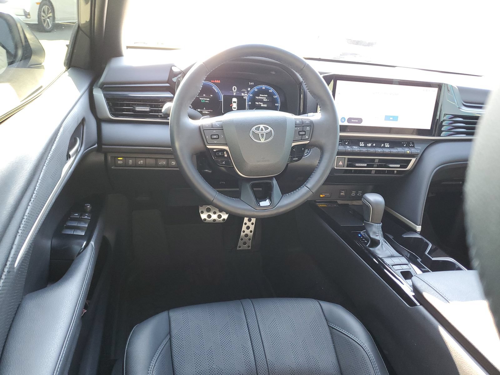 Used 2025 Toyota Camry XSE FWD image 11