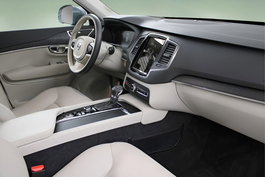 Used 2020 Volvo XC90 T6 Momentum AWD/4WD image 19