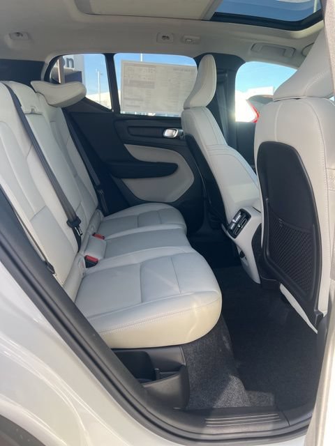 New 2026 Volvo XC40 B5 Plus w/ Protection Package Premier AWD/4WD image 29
