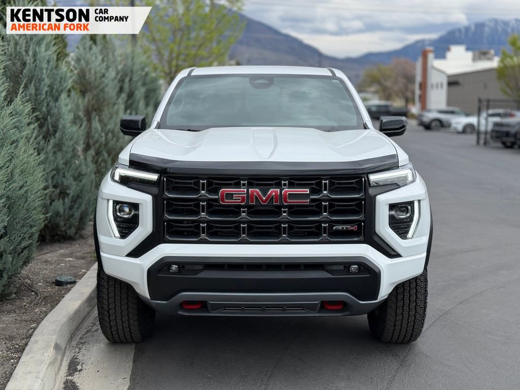 Used 2025 GMC Canyon AT4 image 3