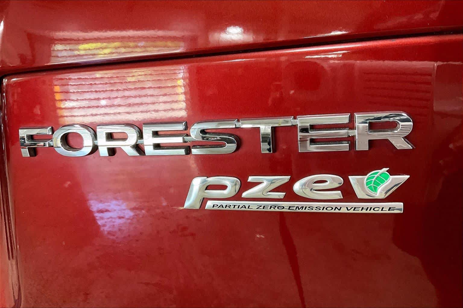 Used 2016 Subaru Forester 2.5i Limited AWD/4WD image 10