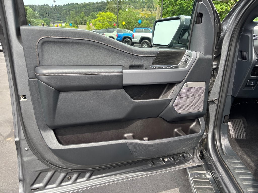Used 2025 Ford F150 Lariat w/ Tow/Haul Package AWD/4WD image 20