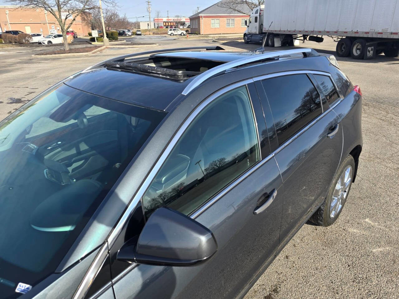 Used 2010 Cadillac SRX Premium image 4