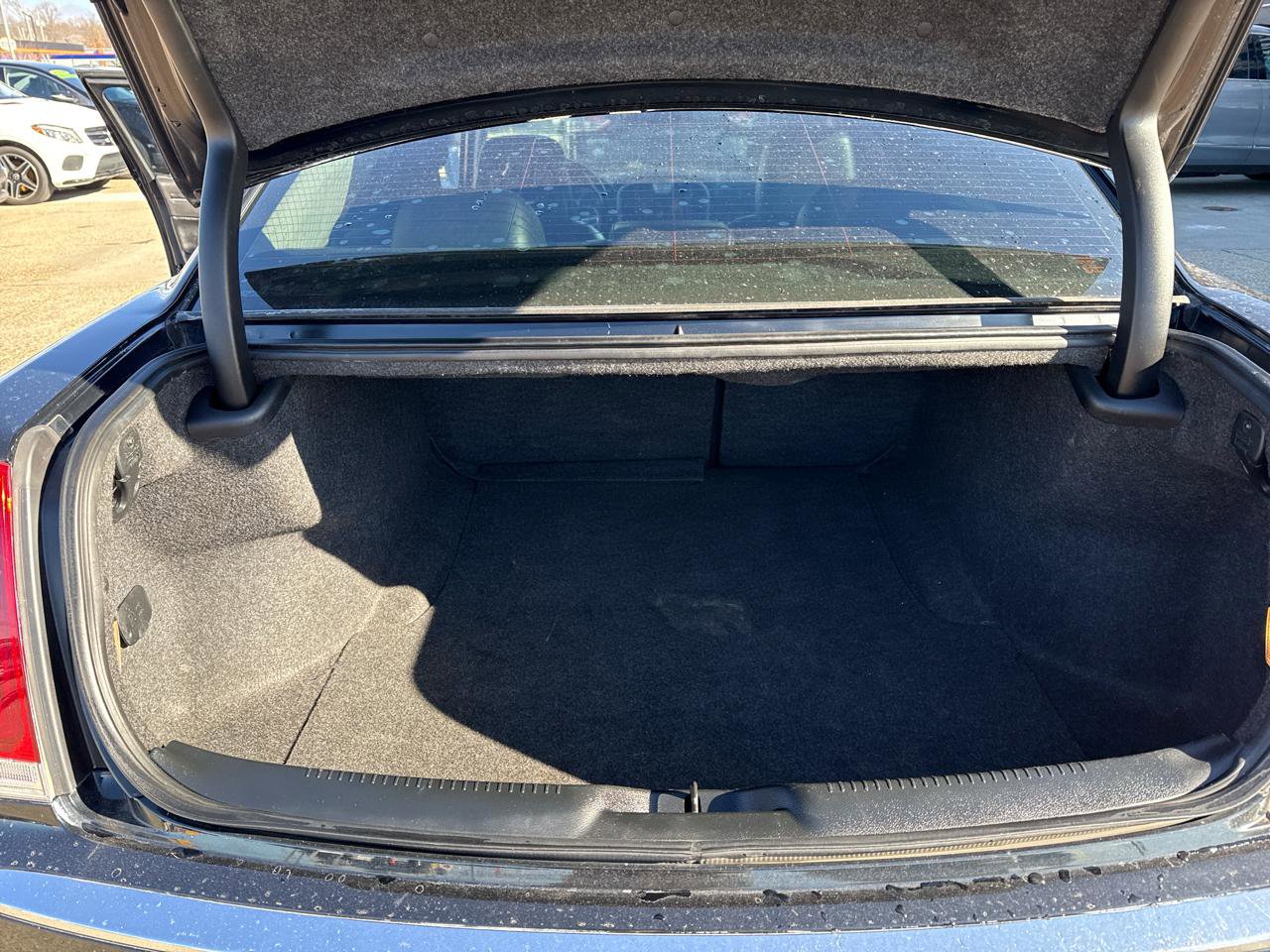 Used 2017 Chrysler 300 Limited RWD image 12