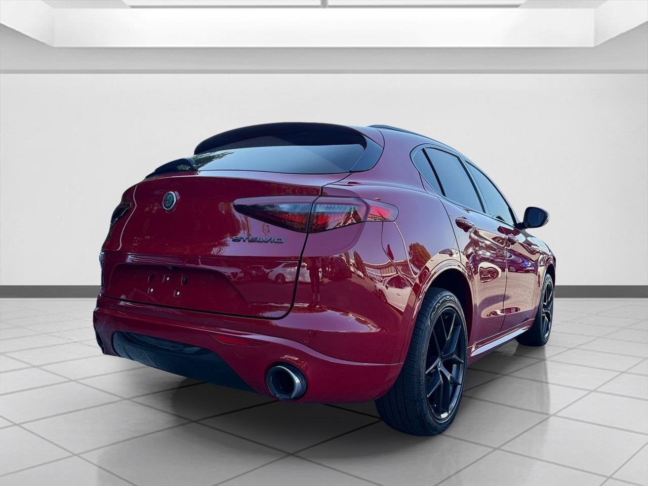 Used 2021 Alfa Romeo Stelvio Ti w/ Nero Edizione AWD/4WD image 5