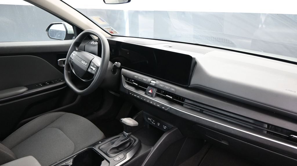 Used 2025 Kia K4 LXS FWD image 12