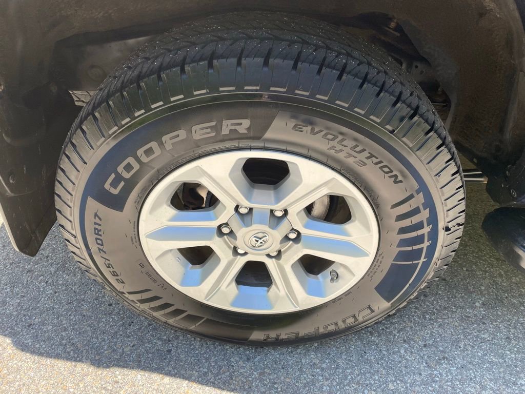 Used 2019 Toyota 4Runner SR5 Premium AWD/4WD image 6