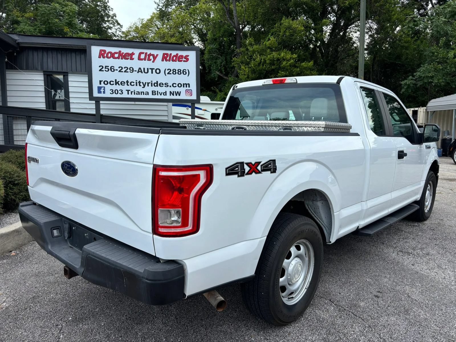 Used 2017 Ford F150 XL w/ Equipment Group 101A Mid AWD/4WD image 3
