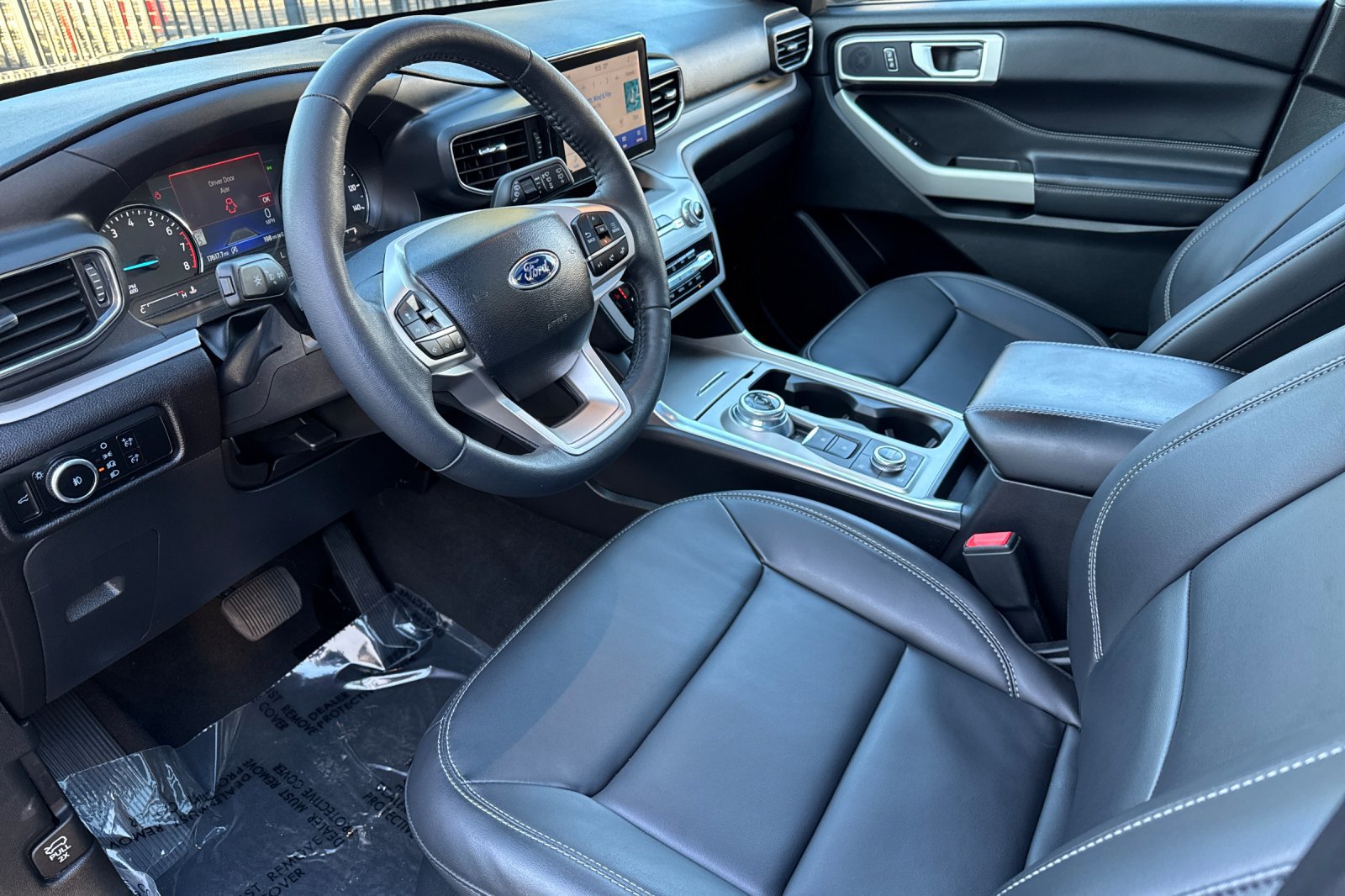 Used 2023 Ford Explorer XLT w/ Equipment Group 202A image 10