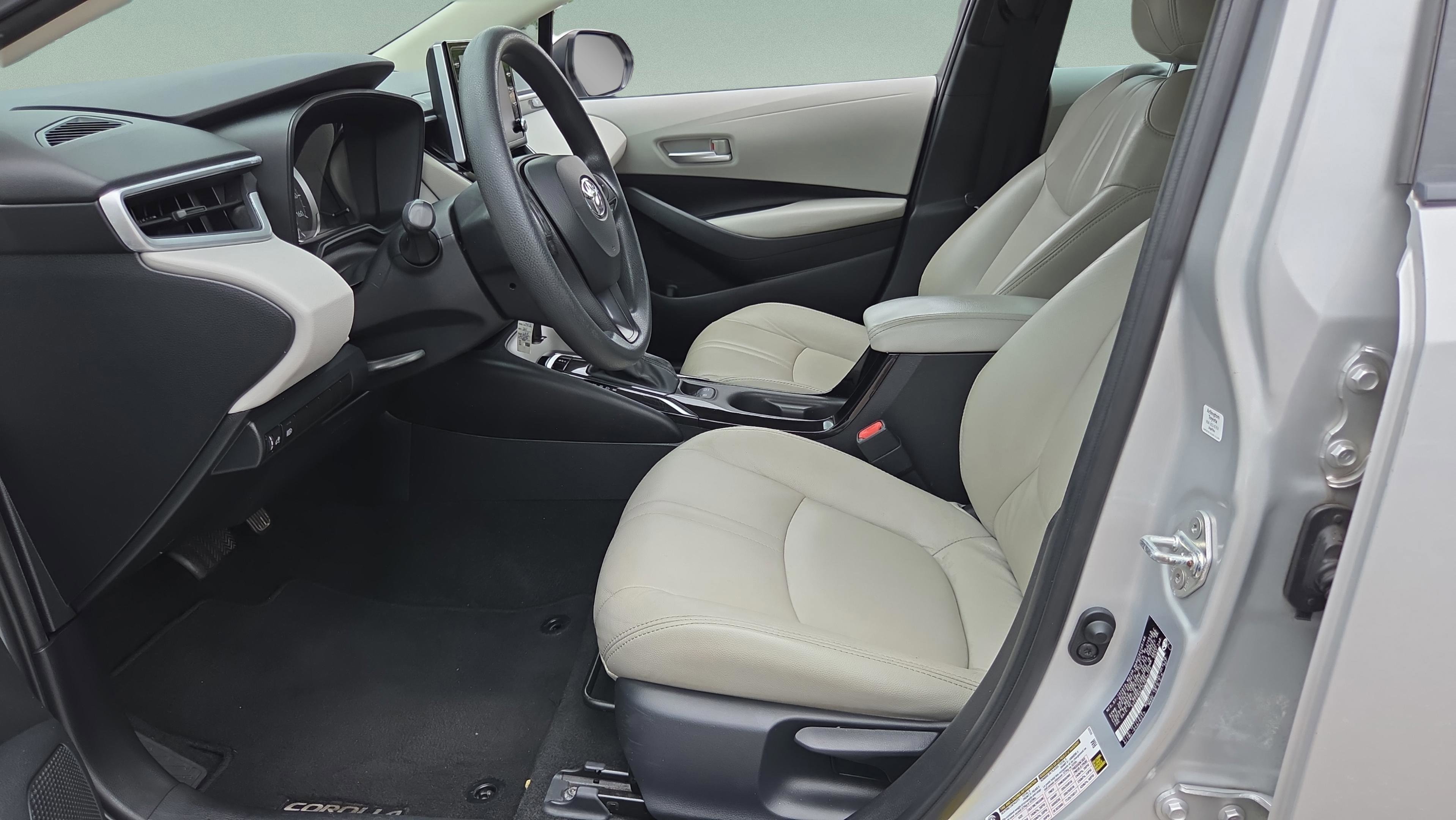 Used 2020 Toyota Corolla LE FWD image 9