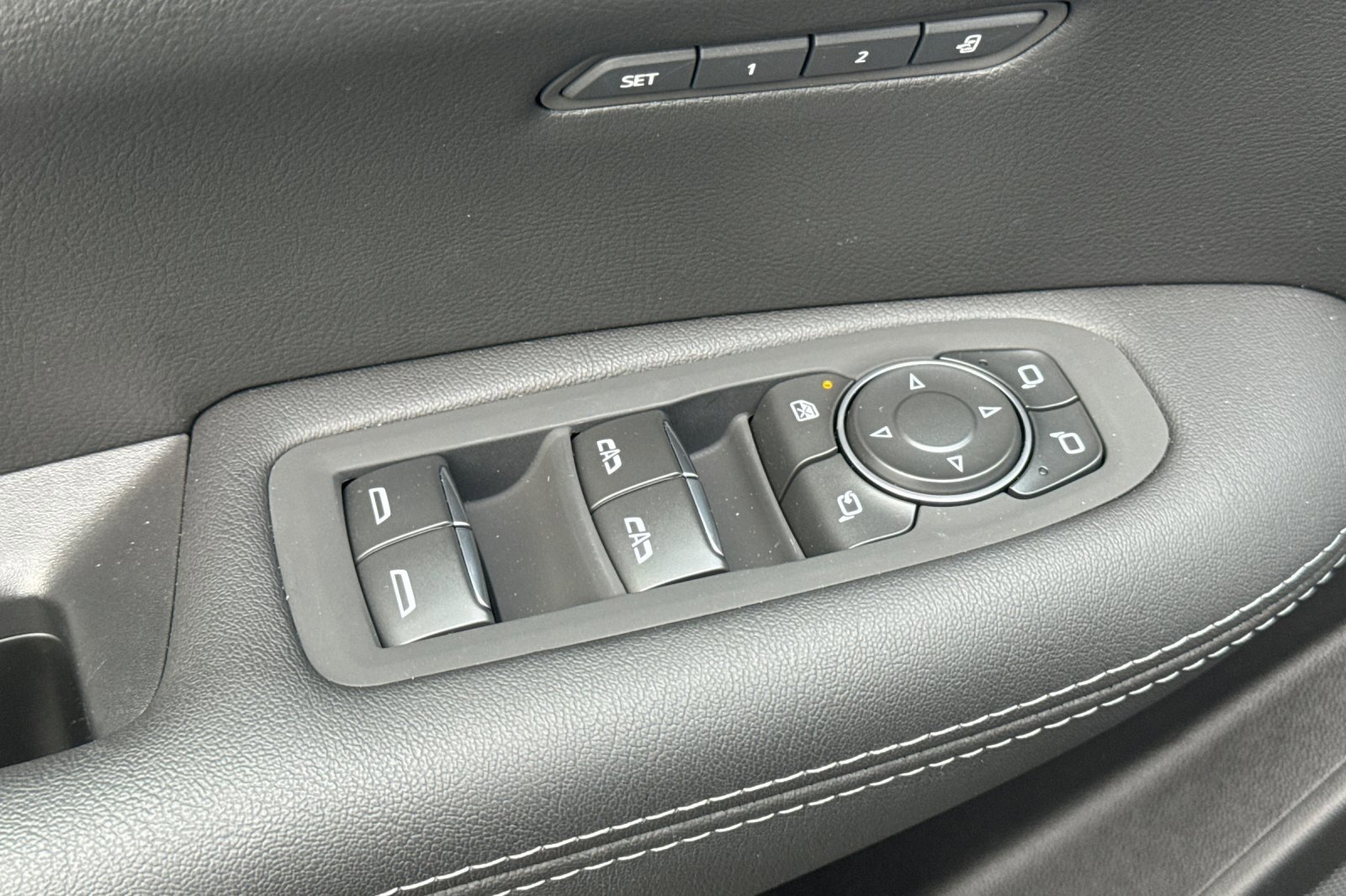 Used 2025 Cadillac XT5 Premium Luxury w/ LPO, Red Accent Package image 11