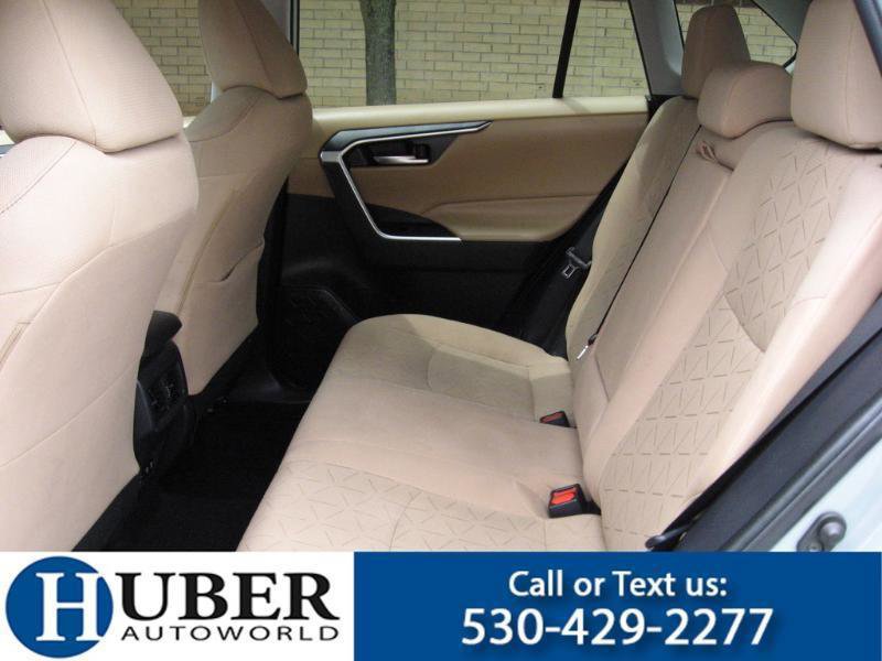 Used 2021 Toyota RAV4 XLE w/ Convenience Package image 13