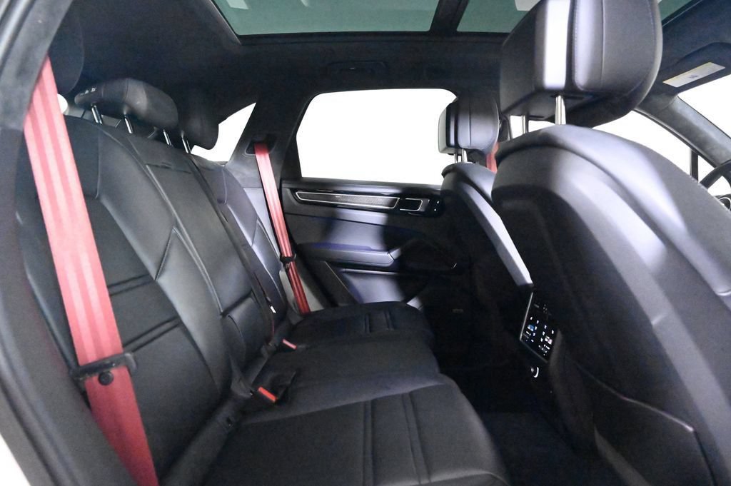 Certified 2023 Porsche Cayenne GTS AWD/4WD image 19