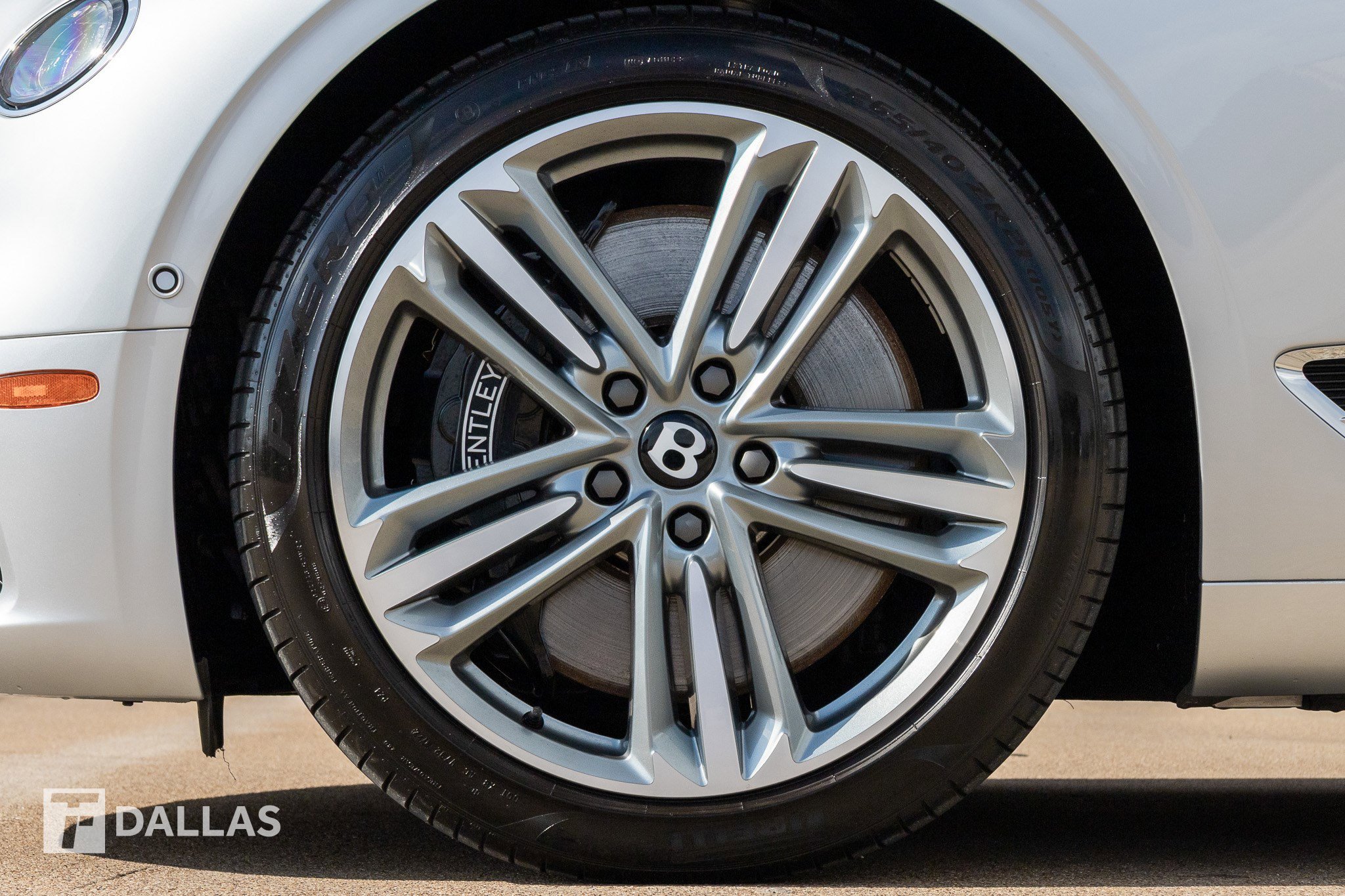 Used 2023 Bentley Continental GT V8 image 8