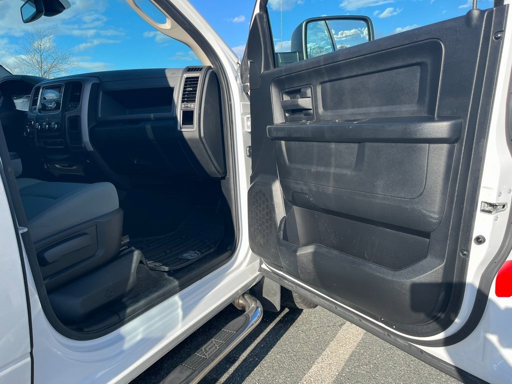 Used 2015 RAM 1500 Tradesman w/ Popular Equipment Group image 9