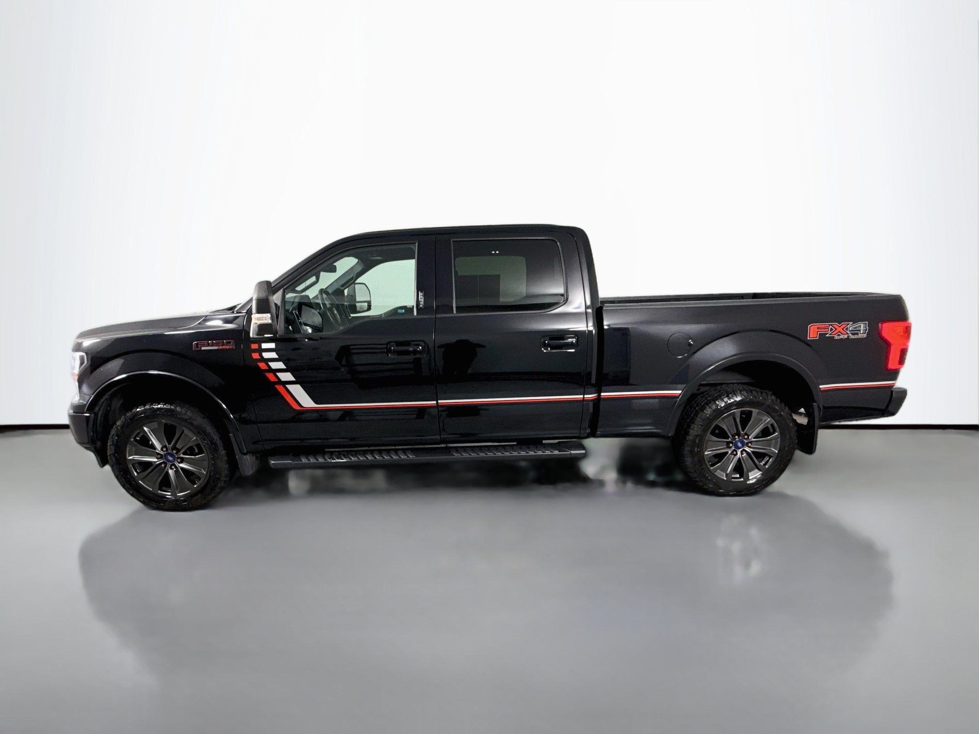 Used 2018 Ford F150 Lariat w/ Equipment Group 502A Luxury AWD/4WD image 4