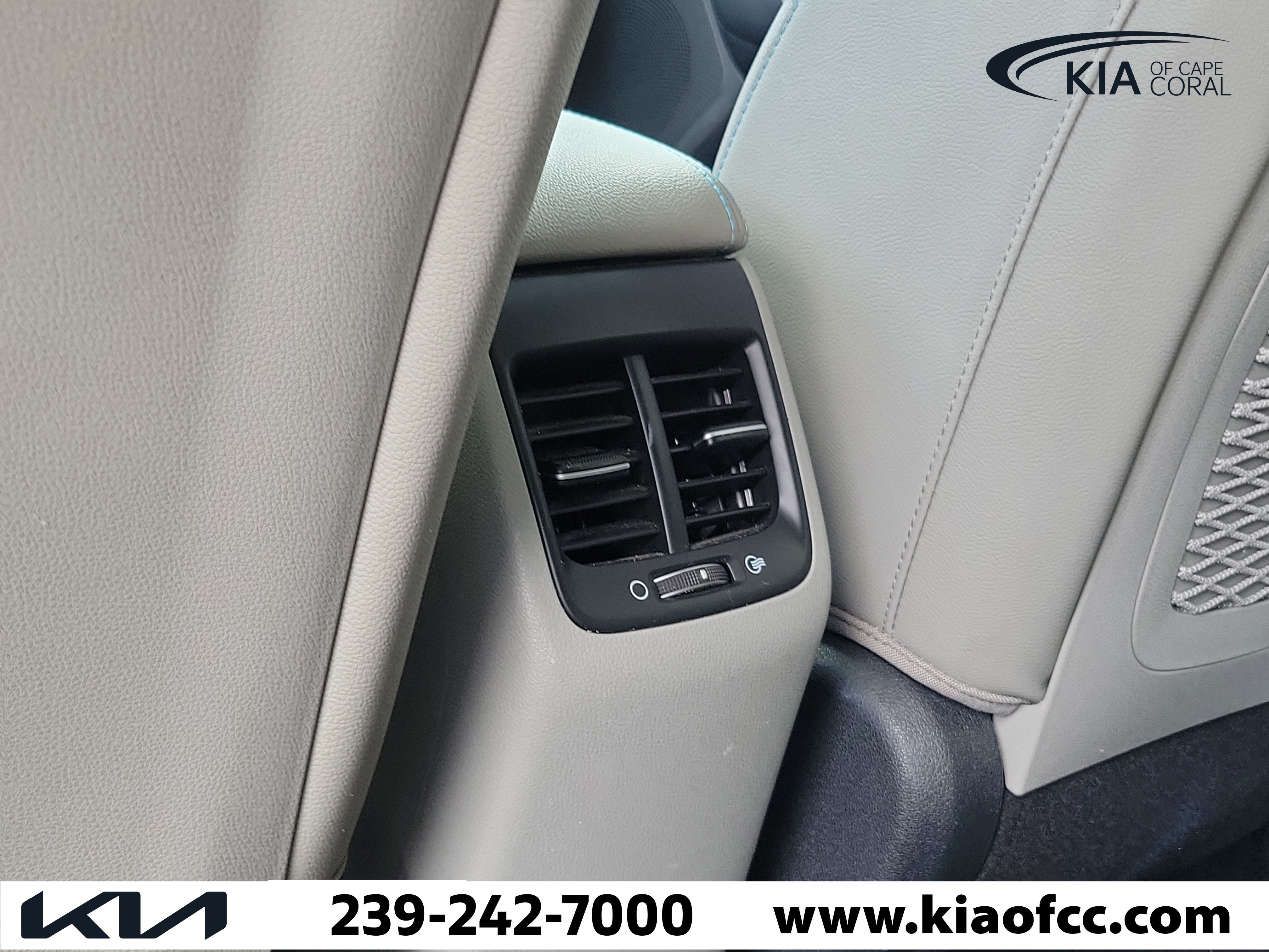 Used 2021 Kia Niro EX Premium FWD image 13
