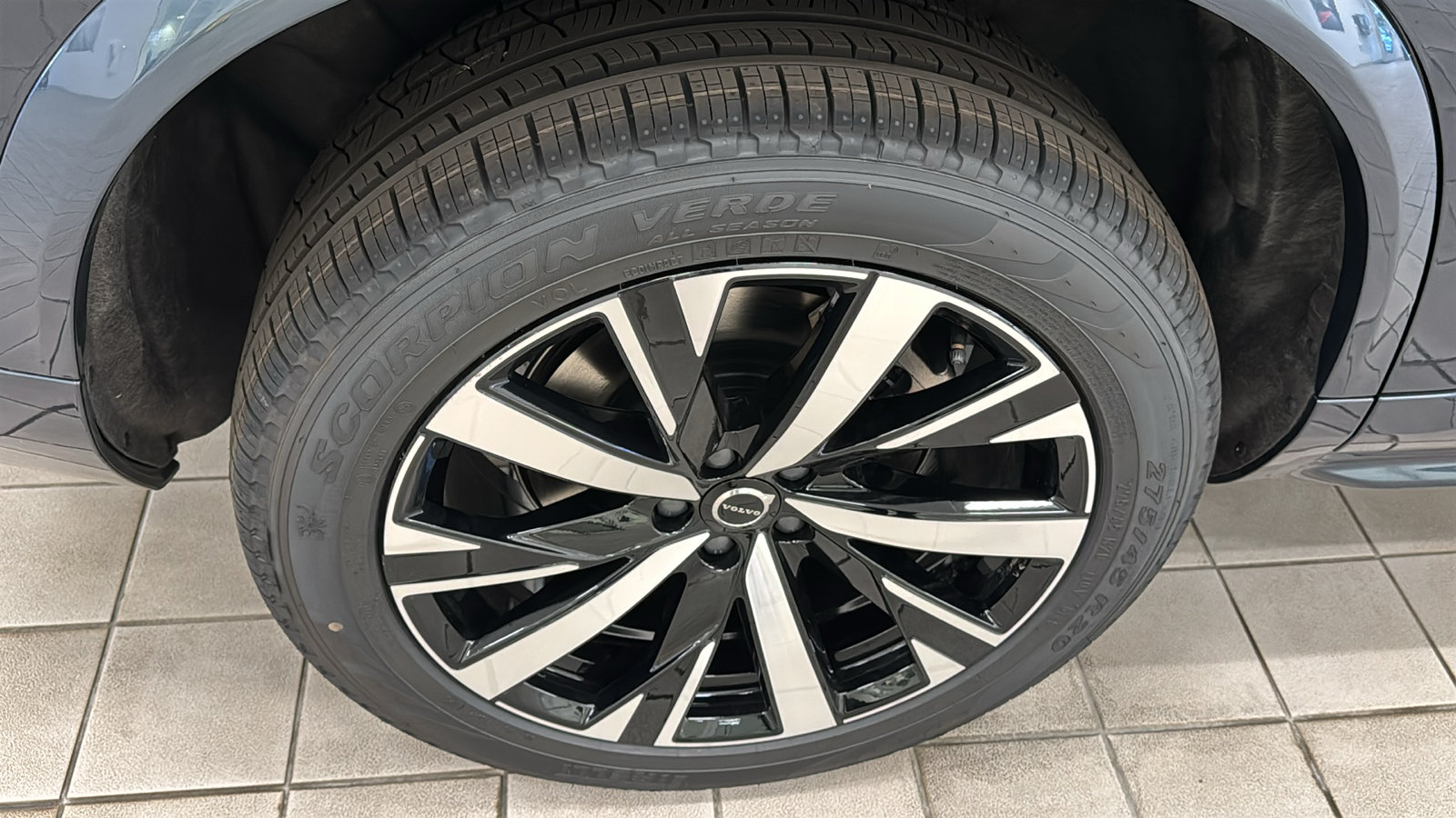New 2027 Volvo XC60 B5 Core AWD/4WD image 32