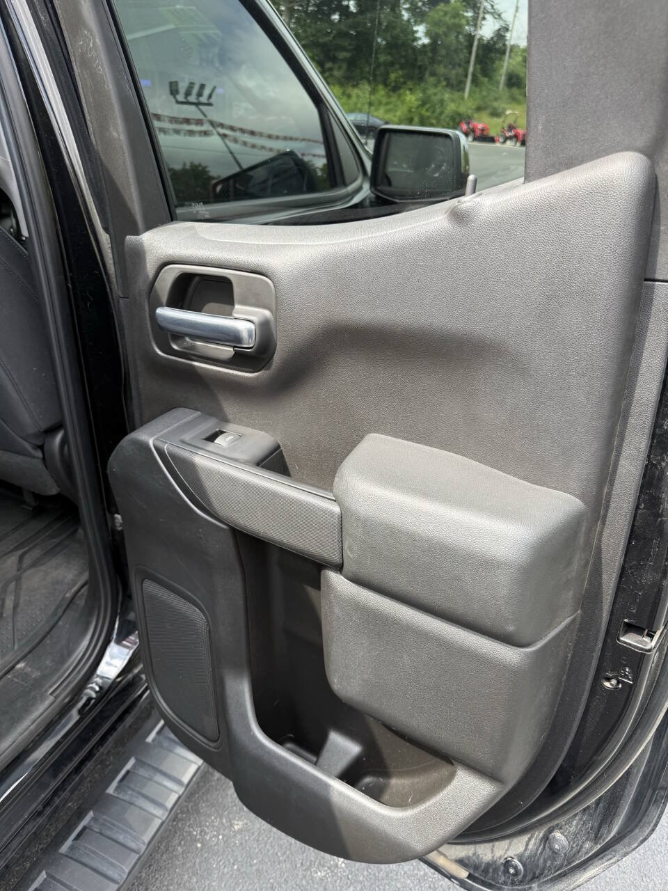Used 2019 Chevrolet Silverado 1500 LT w/ All-Star Edition AWD/4WD image 13
