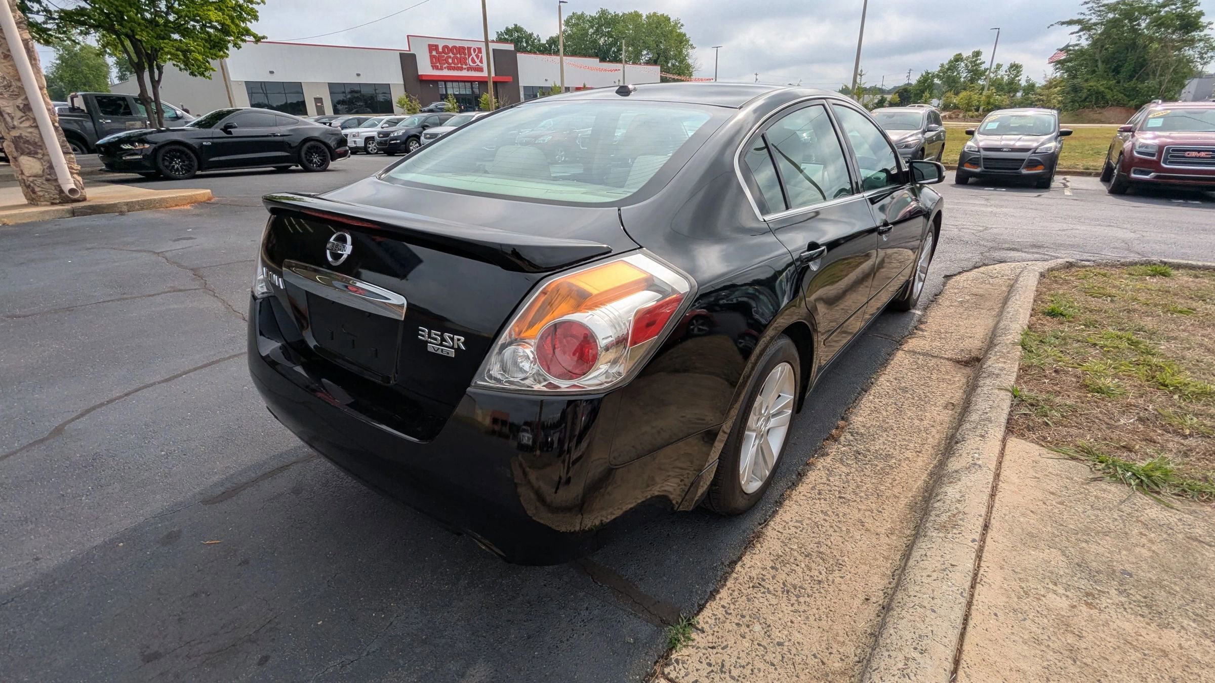 Used 2012 Nissan Altima 3.5 SR w/ Sport Pkg FWD image 7