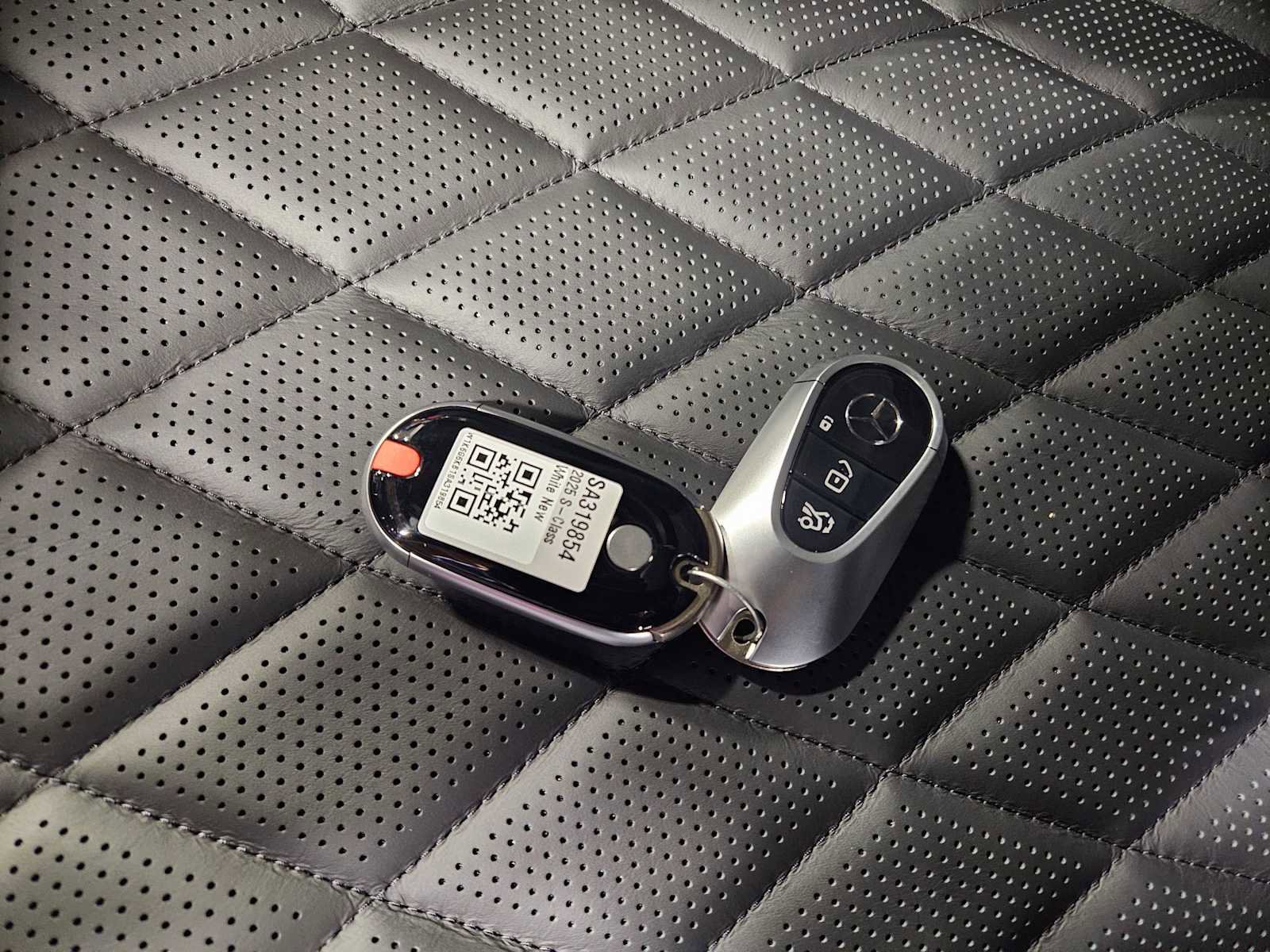 New 2025 Mercedes-Benz S 580e 4MATIC Sedan image 47